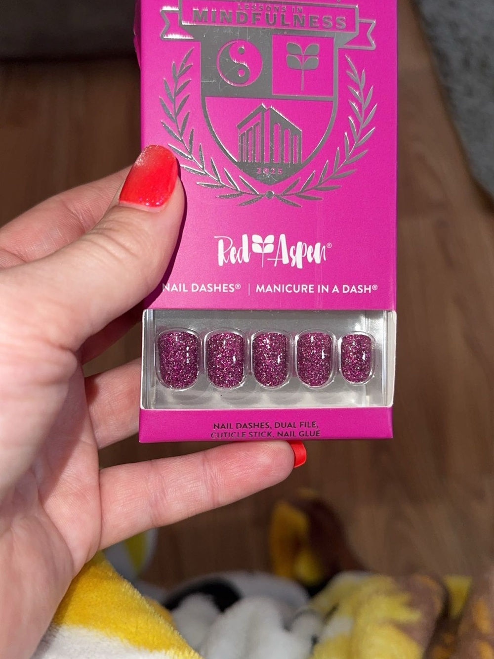 Red Aspen Pink Glitter Press-On Nail Dashes — Sparkling Pink Manicure